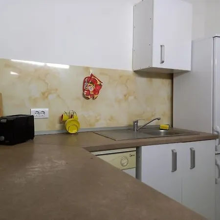 Apartment 2br Airport W/free Private Parking